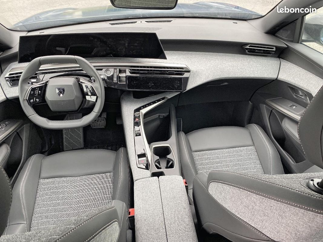 PEUGEOT 3008 1.2 hybrid 145 allure e-dcs6 (image 9)