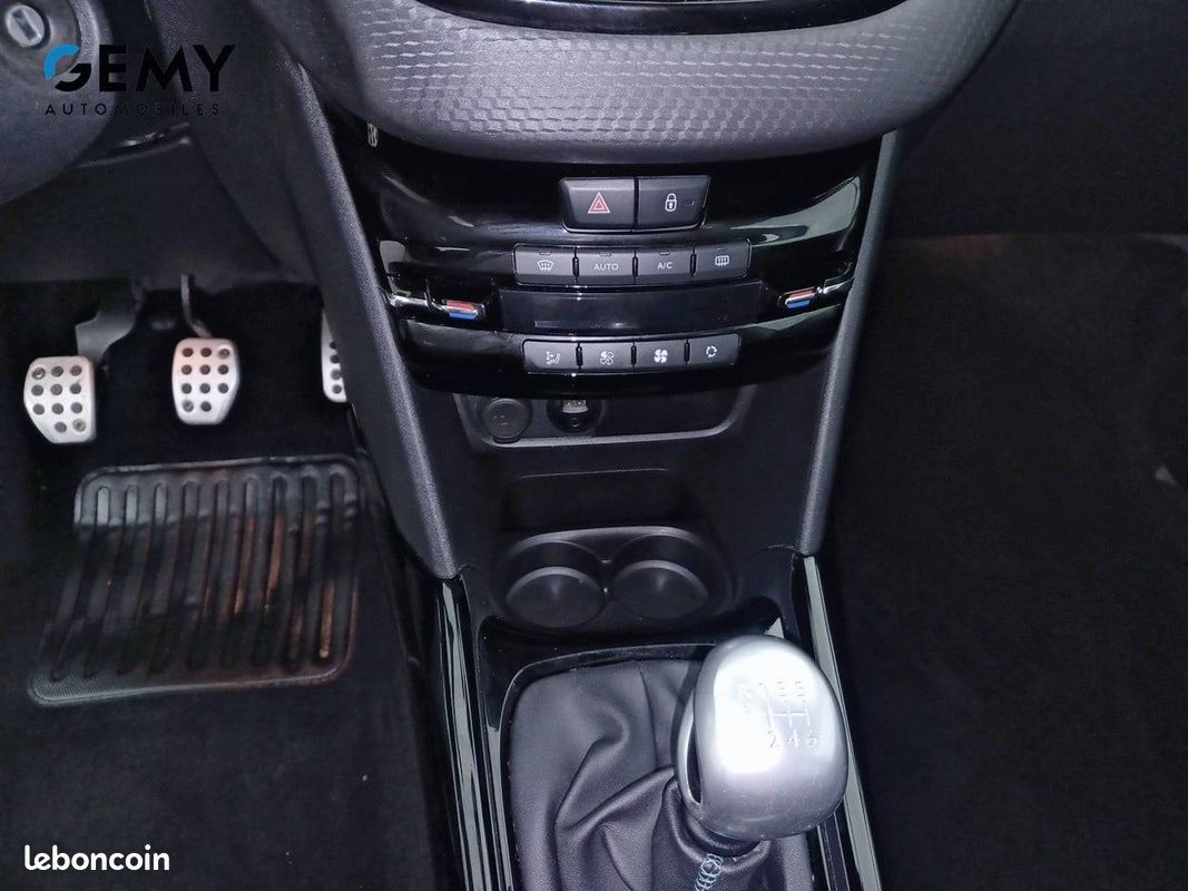 PEUGEOT 2008 1.6 BlueHDi 120ch S&S BVM6 Crossway (image 14)