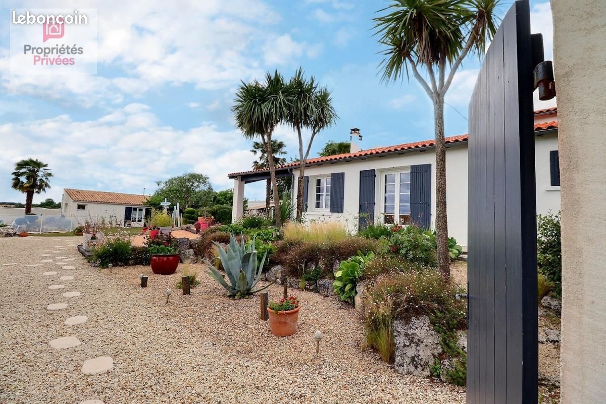 Maison 8 pièces 152 m² · à Pont-l'Abbé-d'Arnoult · 152 m² · 459 800 €