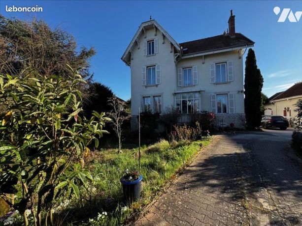 Maison 10 pièces 202 m²