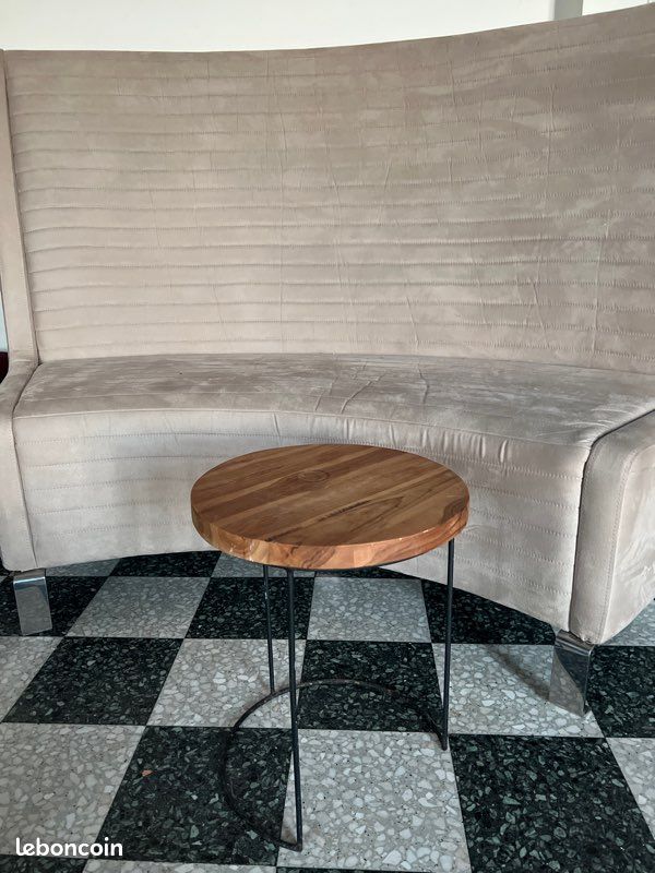 Table (image 4)