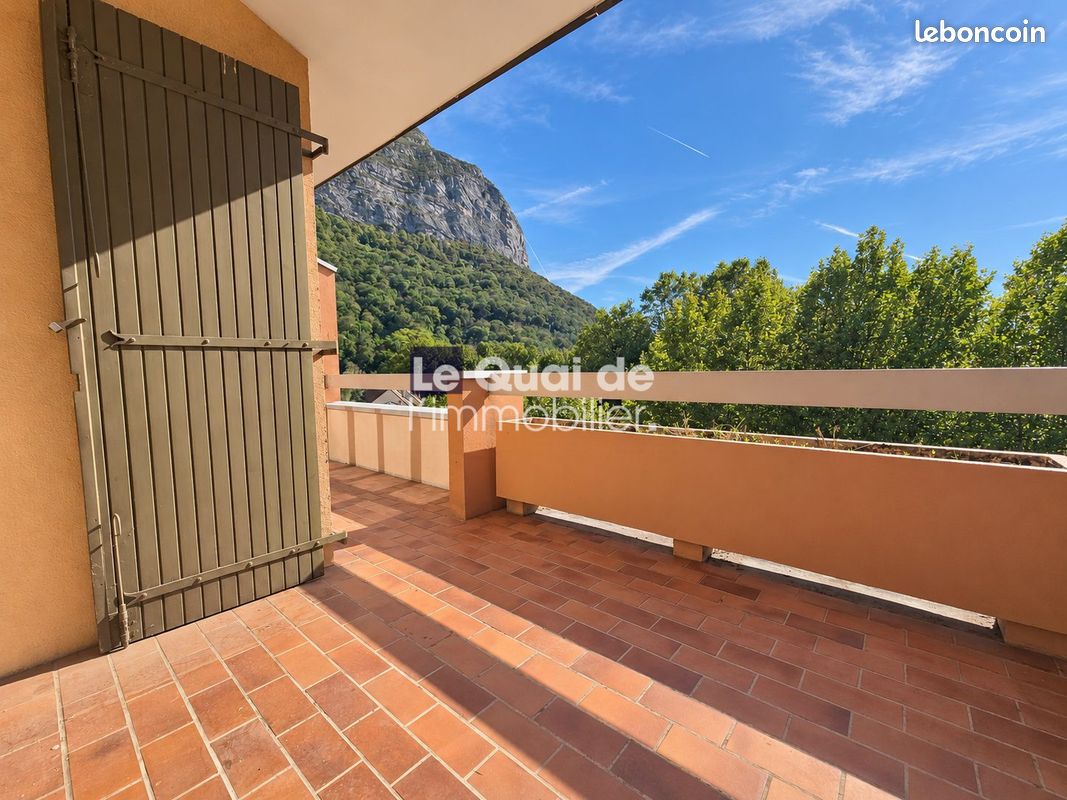Appartement 4 pièces 94 m² · à Saint-Égrève · 94 m² · 210 000 €