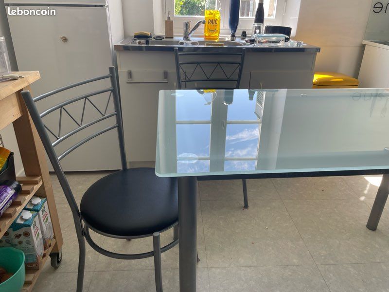Table à manger et chaises (image 5)