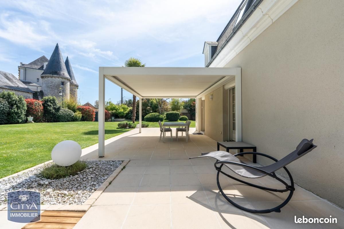 Maison 12 pièces 290 m² · à Tours · 290 m² · 995 000 €