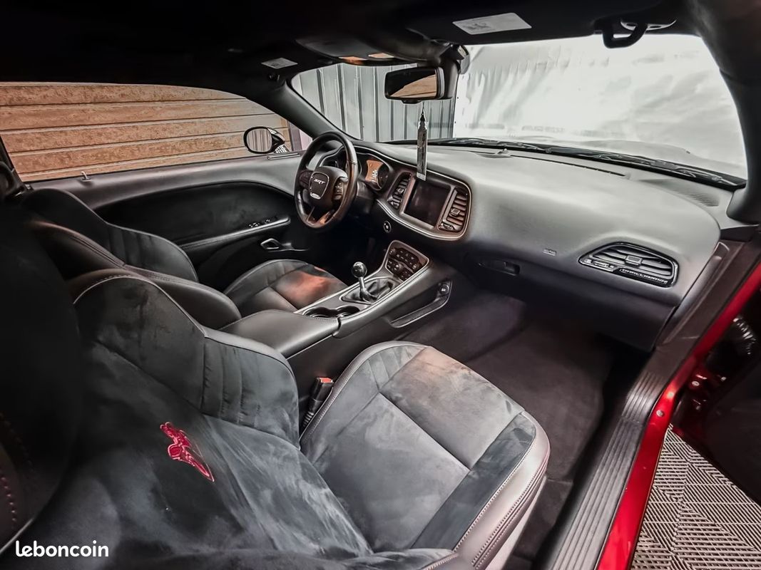 Dodge CHALLENGER Scat Pack Widebody 6.4 V8 HEMI 492 ch BVM – Toit ouvrant – Widebody (image 13)