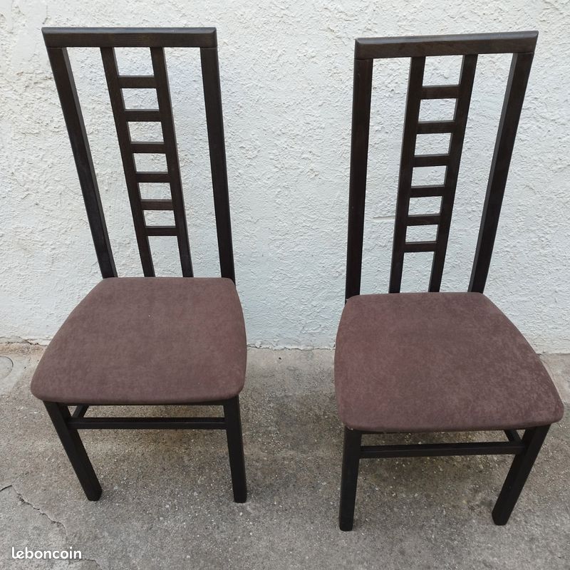 2 chaises en bois (image 1)