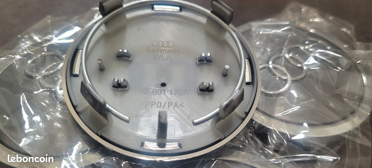 Lot 4× caches moyeux 68mm/69mm gris Centre De Roue Cabochons pour jantes Capuchons enjoliveurs pour Audi TT A1 A2 A3 A4 A5 A6 A7 A8 S1 S3 RS3 S4 S5 S6 S8 RS4 S5 RS5 RS6 Q3 Q5 SQ5 Q4 Q7 Neuf (image 3)