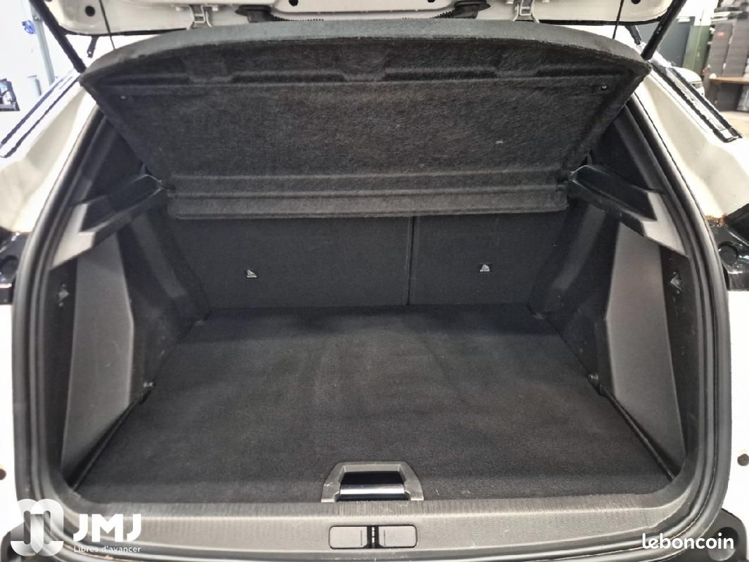 Peugeot 2008 PureTech 130 S&S EAT8 GT (image 10)
