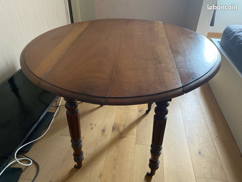 Table ronde pliante (image 1)