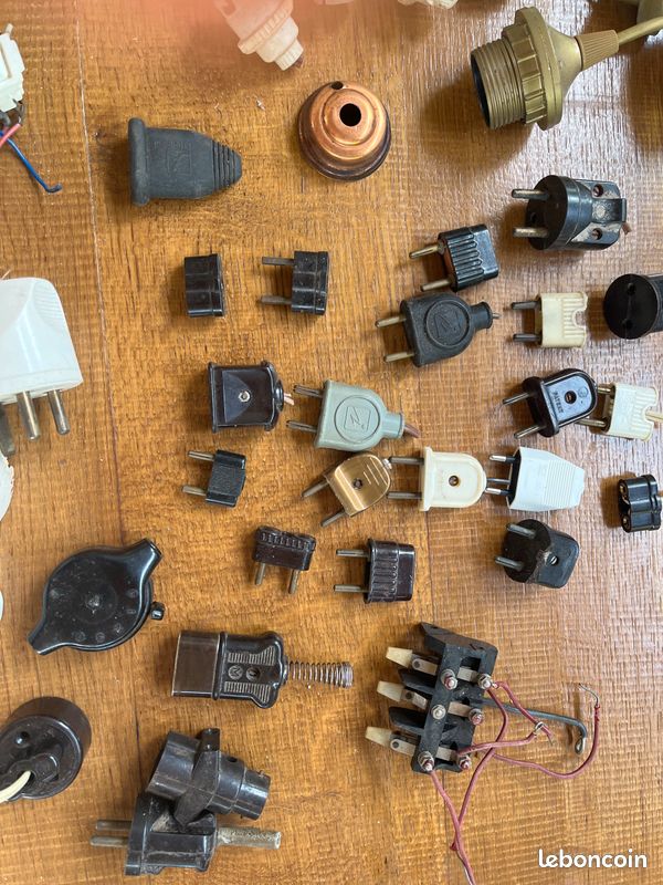 Lot d ancien matériel électrique (image 2)