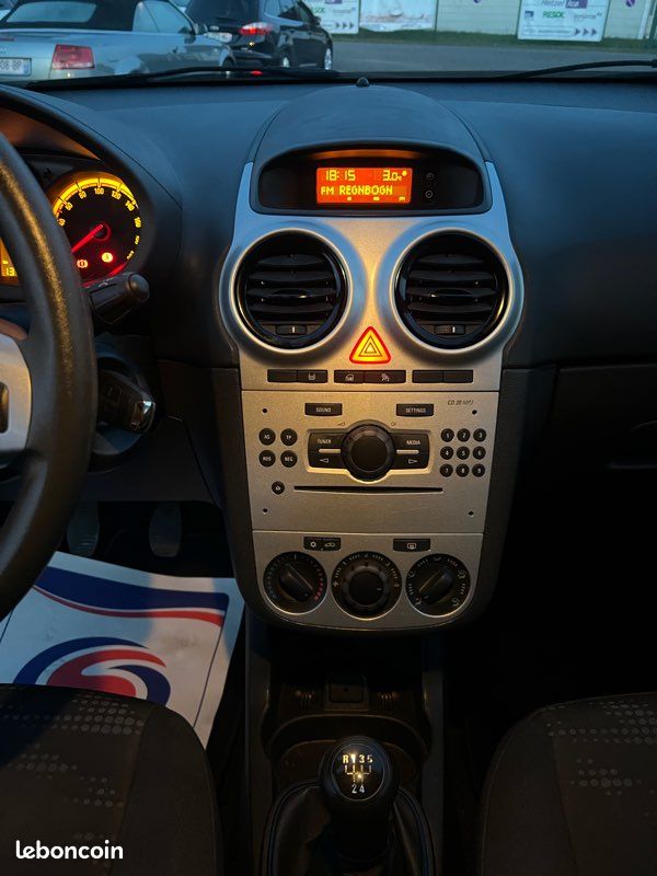 Opel Corsa E 1.2 Twinport 86cv Édition Cool Climatisation Régulateur Faible Kilométrage Garantie 12 Mois Suivie (image 12)