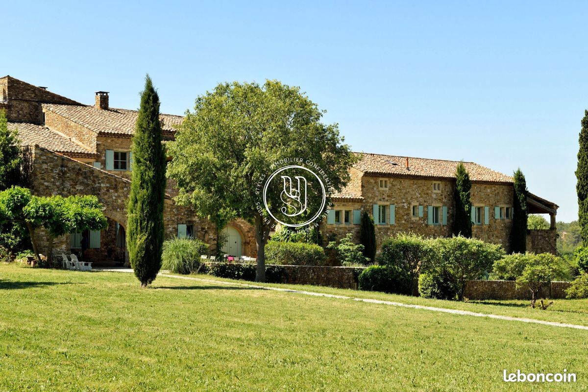 Maison 800 m² · à Uzès · 800 m² · 1 975 000 €