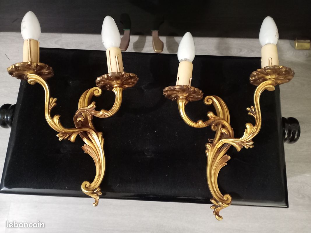 Paire d'appliques en métal doré (image 1)
