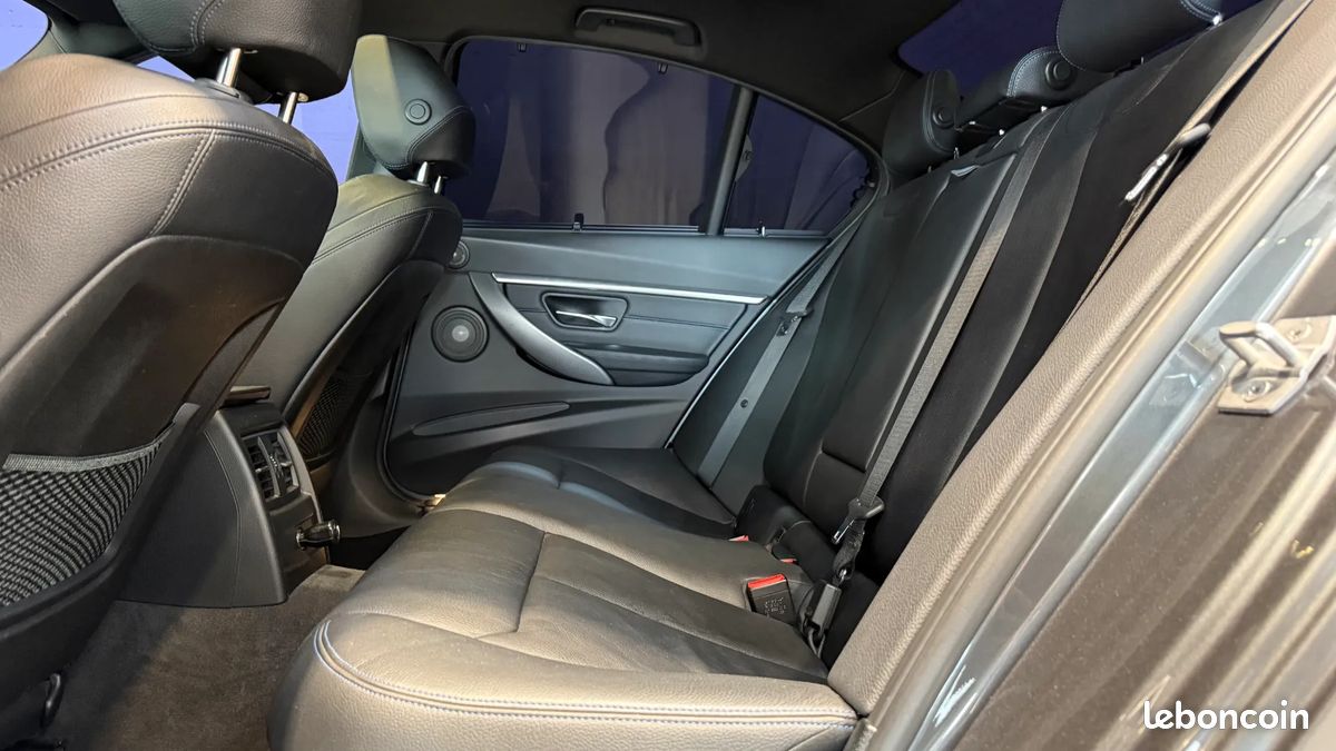 BMW Série 330e 252ch M Sport - Stage 2 - Éthanol - Suivi complet - Caméras 360 - Toit ouvrant - Harman Kardon - Apple CarPlay - Affichage tête haute - 390 ch (image 26)