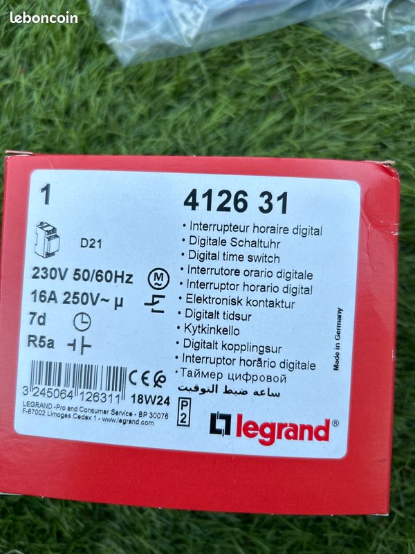 Legrand - Inter horaire programmable digital - auto - multifonction -1 sortie 16A - 250V - Réf : 412 (image 1)