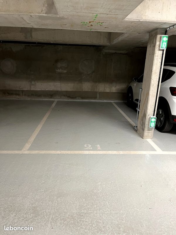 Location Parking Verneuil (image 1)