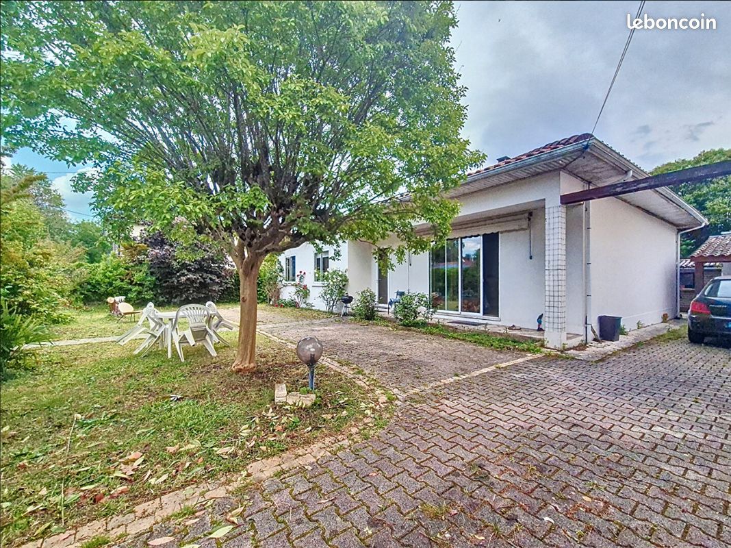 Maison 7 pièces 130 m² · à Pessac · 130 m² · 1 860 €