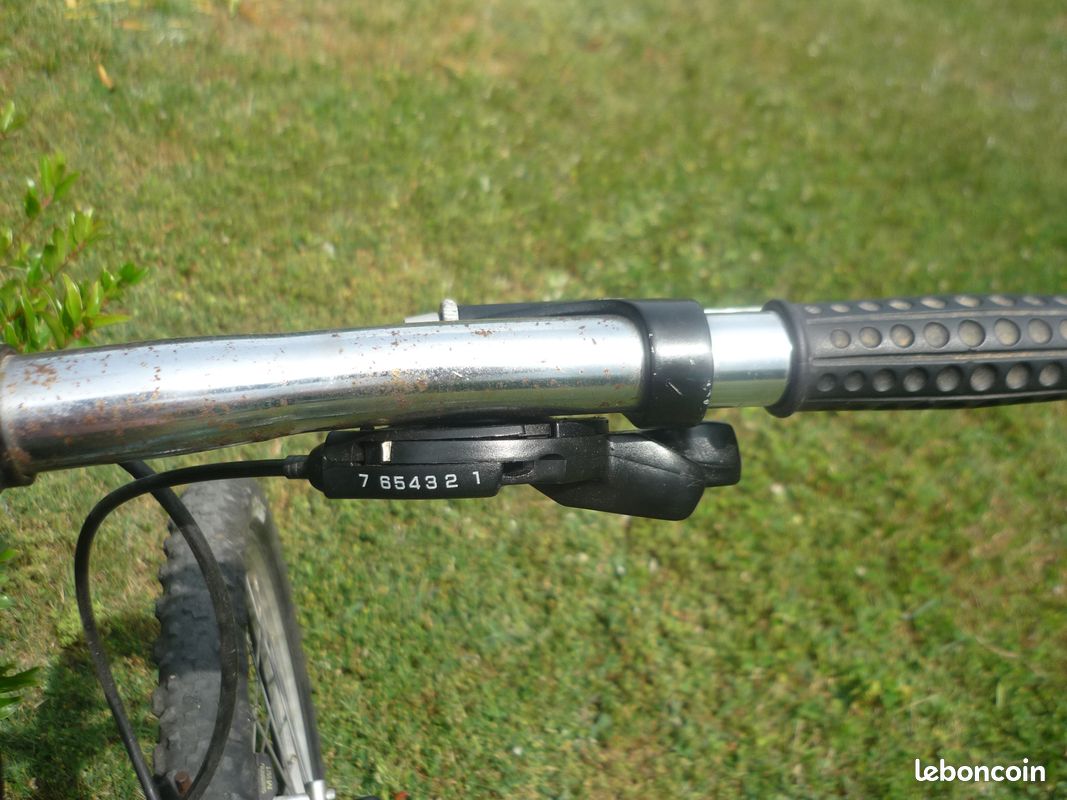 Vélo adulte VTC marque Mercier 18 vitesses (image 7)