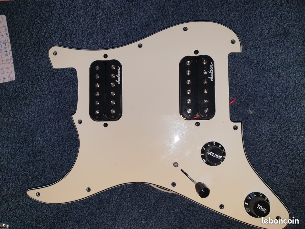Plaque stratocaster gaucher (image 1)