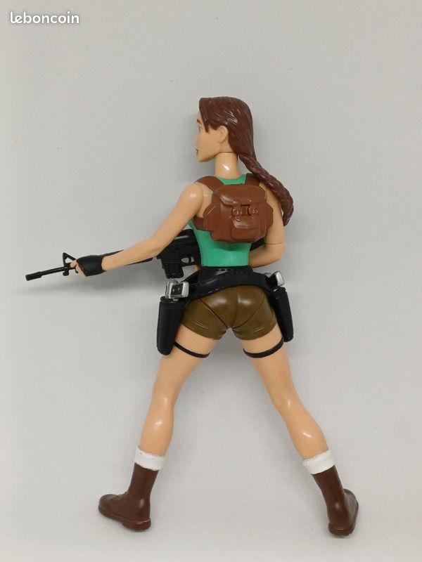 Tomb Raider Lara Croft - Statue en combinaison de plongée 30 cm