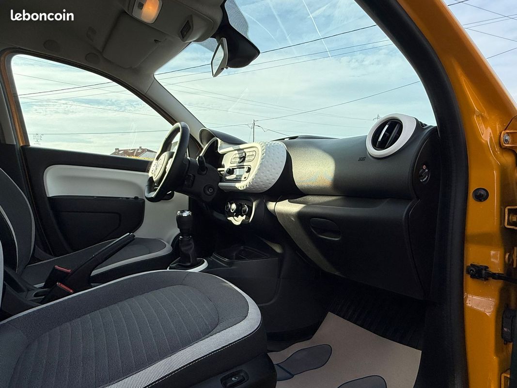 Renault Twingo 1.0 SCe 75 CV LIMITED - Sièges Chauffant - Financement à partir de 150e/Mois (image 12)