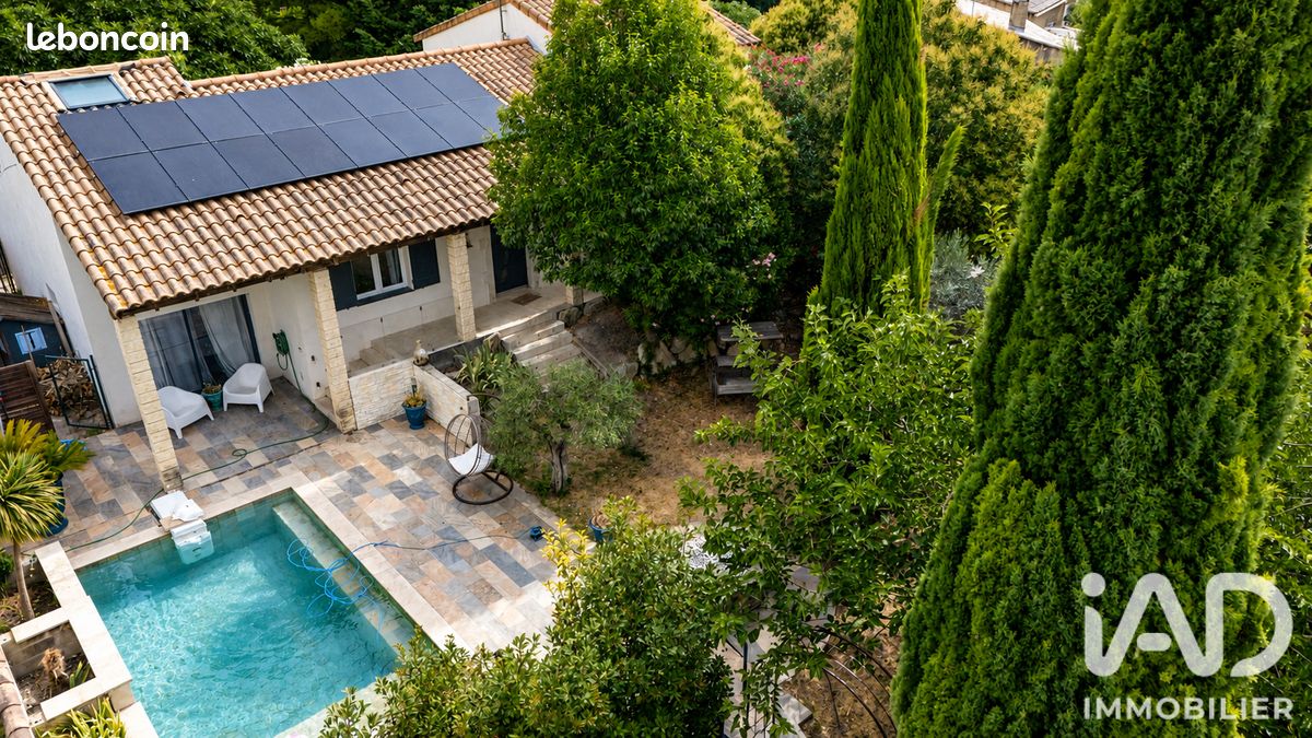 Maison 6 pièces 147 m² · à Rochefort-du-Gard · 147 m² · 449 000 €