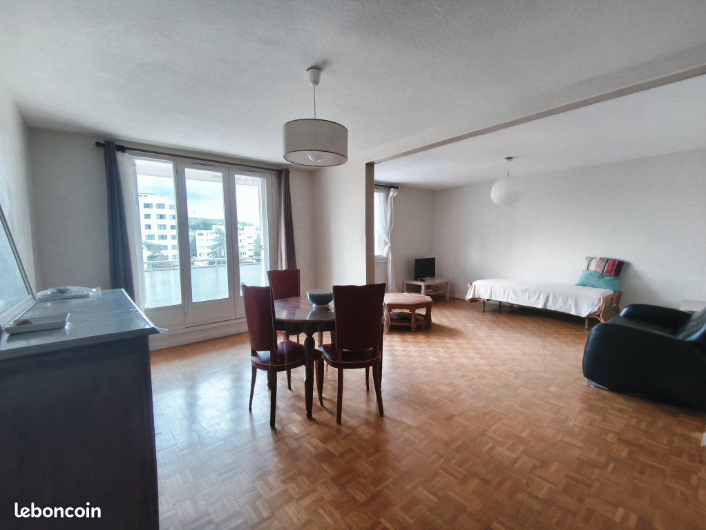 Appartement 4 pièces 81 m² · à Saint-Étienne · 81 m² · 715 €/mois