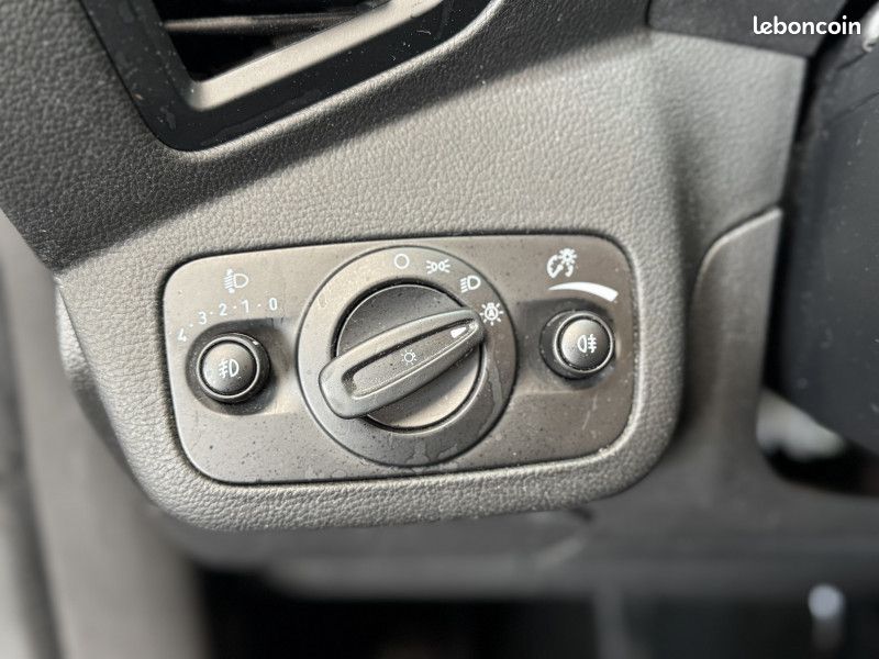 Ford C-MAX 1.5 TDCI 120CH STOP&START TITANIUM EURO6.2 (image 8)