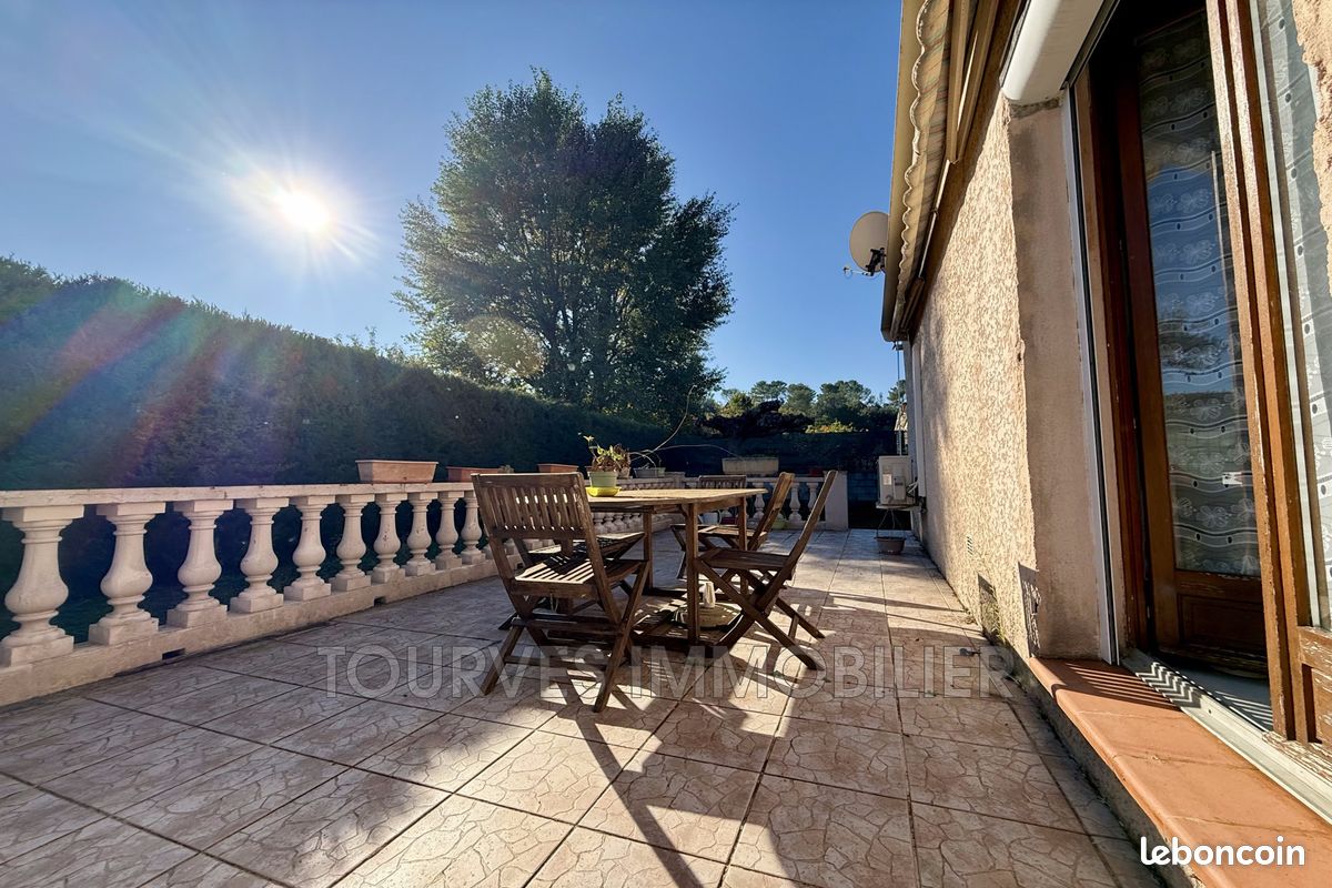 Maison 90 m² · à Tourves · 90 m² · 332 000 €