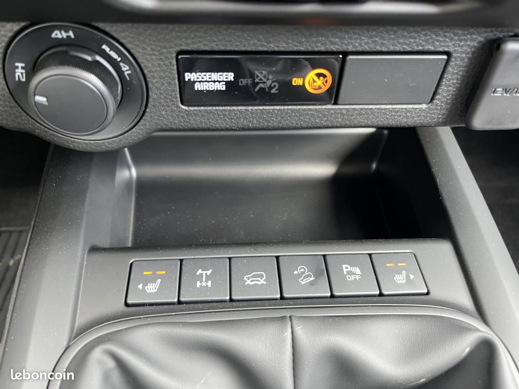 ISUZU D-MAX * 33 325 HT* SPACE EVOLUTION 2.2 DMS M/T 4x4 MY2026 Euro6e-bis (image 17)