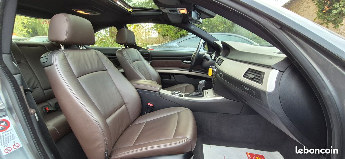 Tres belle bmw 325i x-drive e92 serie 3 coupe phase 2 lci 2012 3.0 essence 6 cylindres en lignes 4 roue motrices 4x4 tres rare 128 000 km 1er main carnet complet bmw gps xenon toit ouvrant 15 490 (image 5)