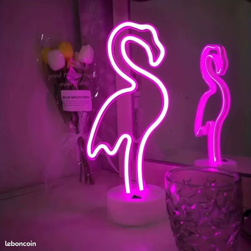 Lampe Néon Flamant Rose LED – Déco Fun & Tendance, Veilleuse USB, Ambiance Cosy. NEUF - VENDEUR PRO ✅ LIVRAISON OFFERTE 🚚 (image 1)