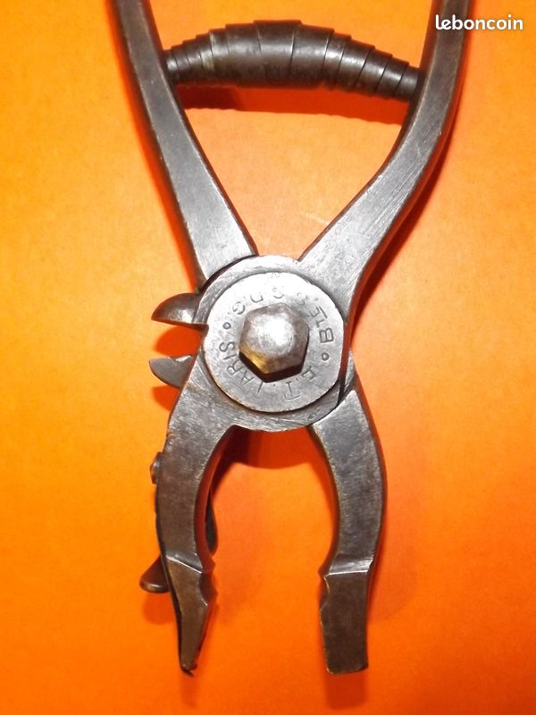 ANCIEN OUTIL N° 3 Griffe à molettes de cordonnier Bottier Bourrelier