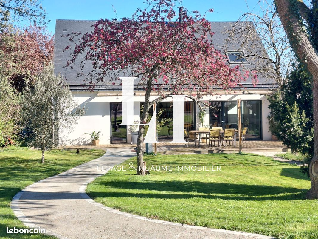 Maison 8 pièces 160 m² · à Meslay-du-Maine · 160 m² · 313 950 €