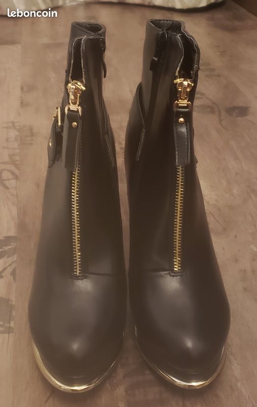 Bottines à talons aiguilles noires et dorées - Taille 40 (image 2)