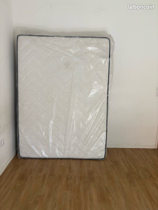 Matelas 140 × 190 cm – Très bon état (image 1)