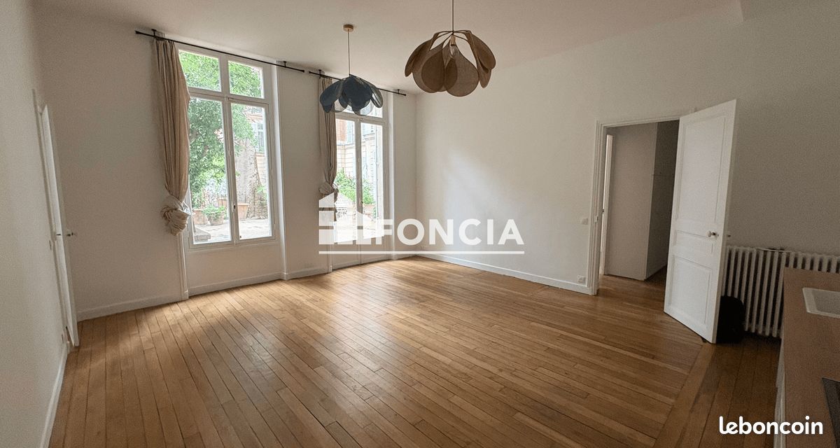 Appartement 3 pièces 81 m² · à Paris · 81 m² · 3 122 €/mois