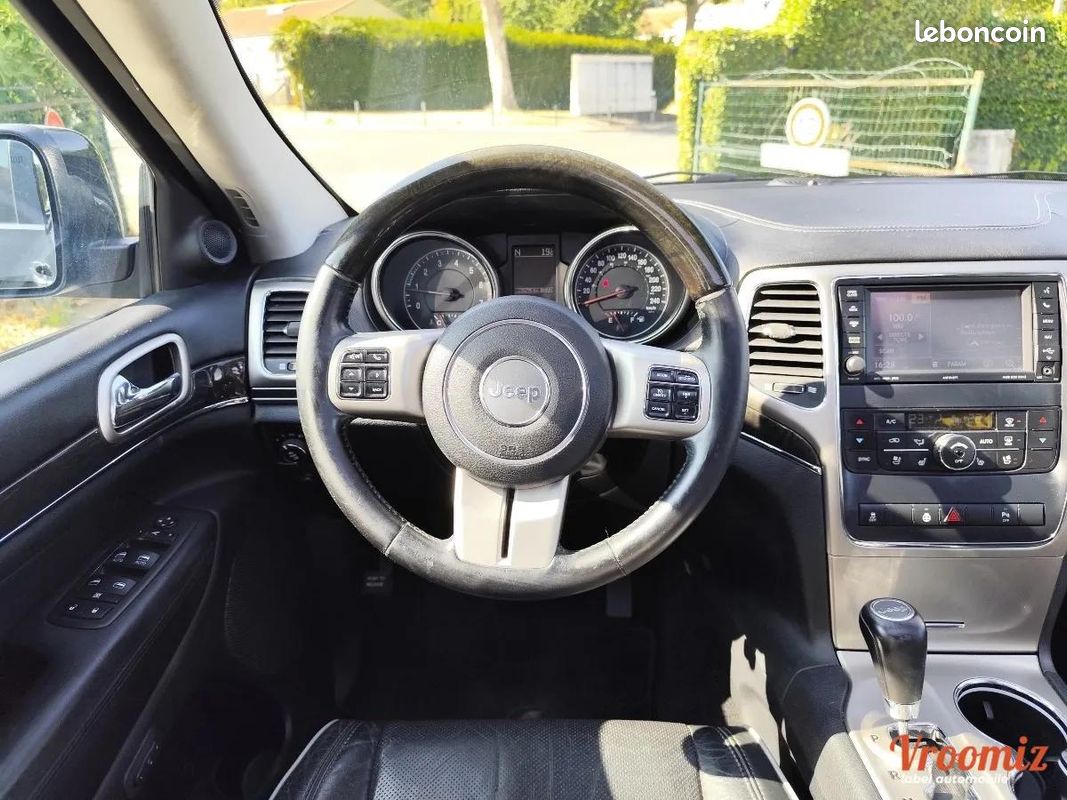 Jeep Grand Cherokee 3.6 PENTASTAR FLEXFUEL 285 OVERLAND AWD BVA / REPRISE POSSIBLE (image 9)