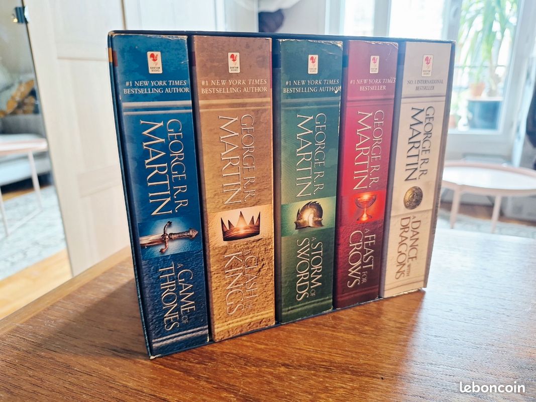 A Song of Ice and Fire - George R. R. Martin - Intégrale 5 tomes dont A Game of Thrones (image 3)