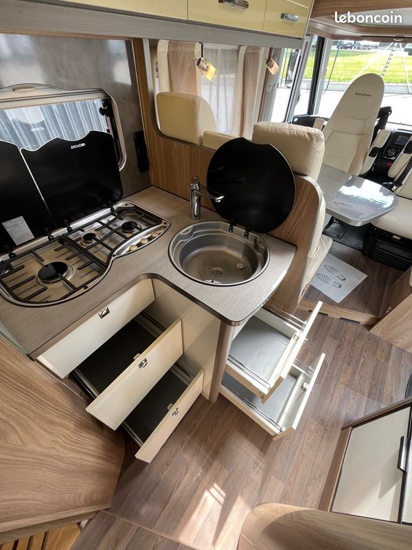 Camping car Intégral Bürstner Aviano I 700 I700 / lit central / lithium 150 (image 9)