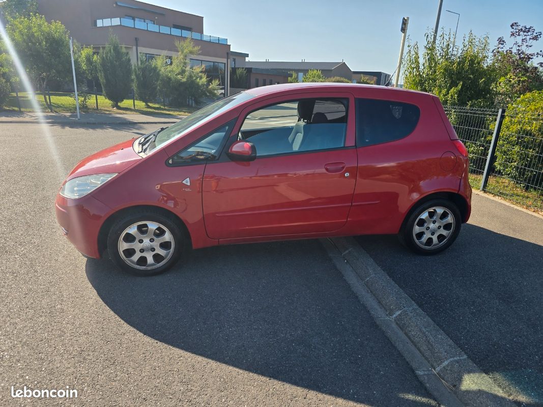 Mitsubishi colt 1.3 es climatisation très soigné (image 4)
