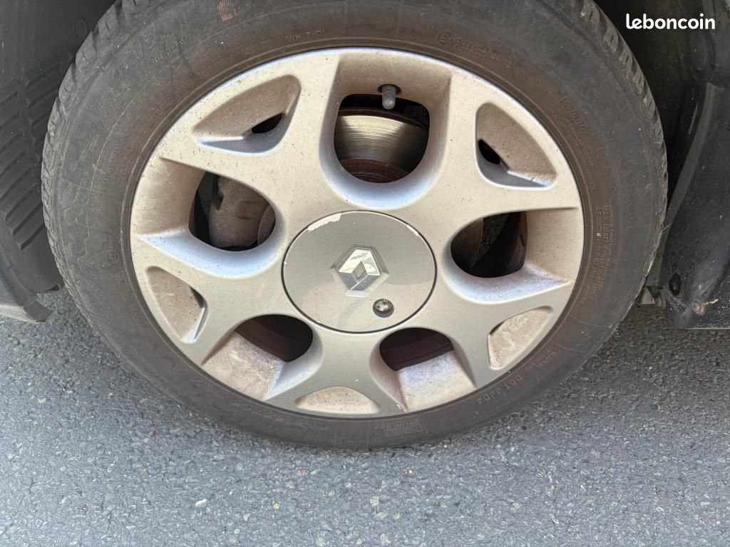 RENAULT TWINGO 1.5 dCi 85CH Euro 5 Authentique / Clim / Jantes alu / (image 19)