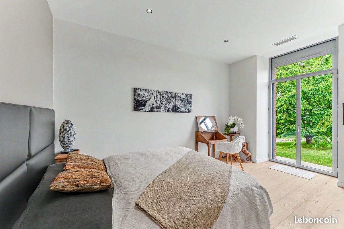 Propriété 8 pièces 334 m² (image 10)
