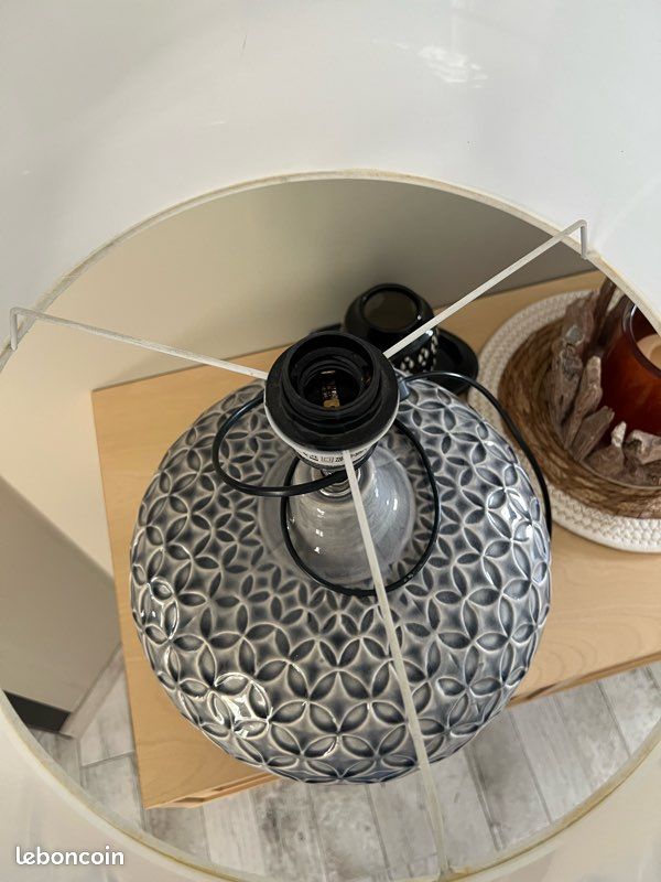 Lampe pied boule (image 2)