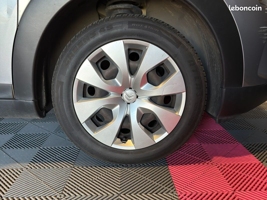 CITROEN C4 CACTUS BlueHDi 100 BVM6 Feel / moteur remplacer chez citroen à 120000 km / entretiens à jour / pneus neuf (image 28)