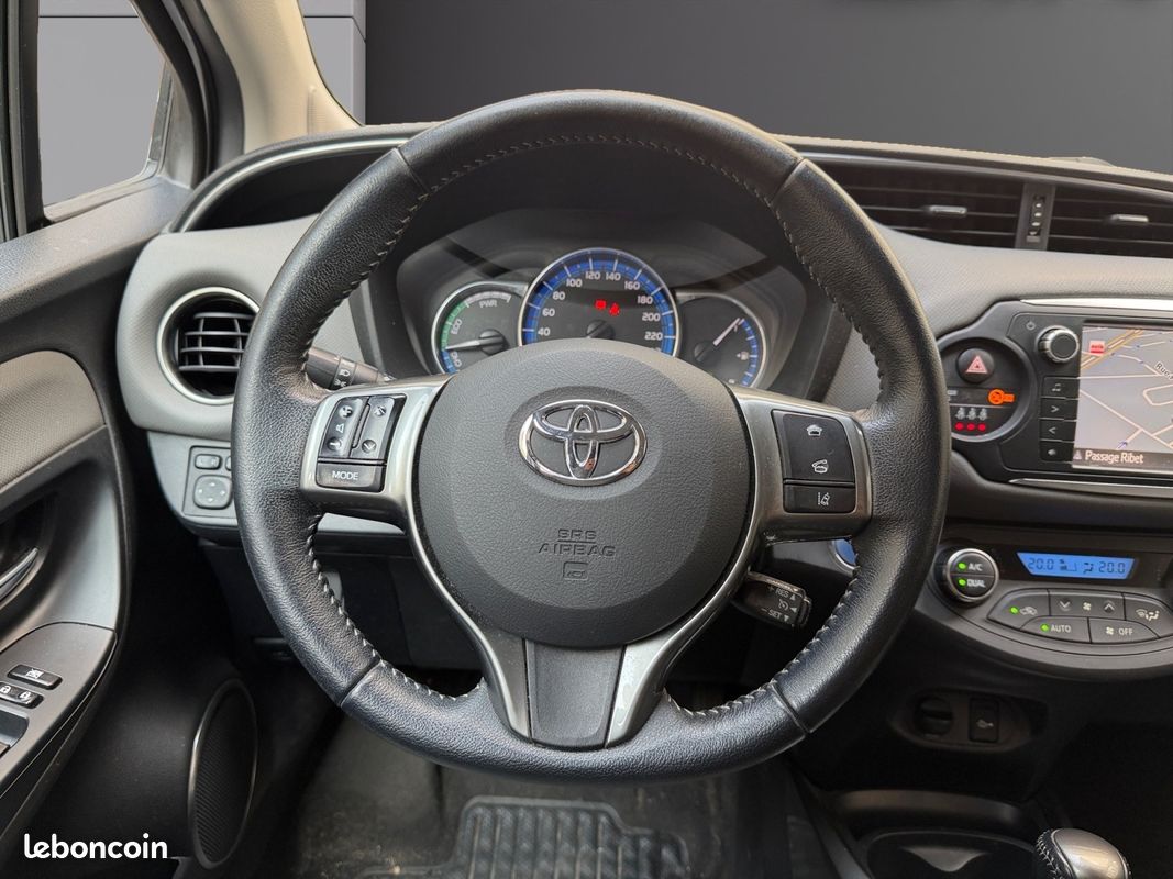 TOYOTA YARIS Hybride 100 ch Dynamic Caméra De Recul Radar De Recul Ouverture Fermeture sans clé Keyless GPS Boîte Auto Garantie 12 mois (image 4)