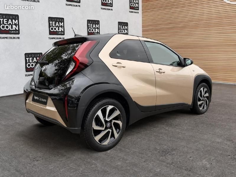 Toyota Aygo X 1.0 VVT-i 72ch Design S-CVT MY23 (image 6)