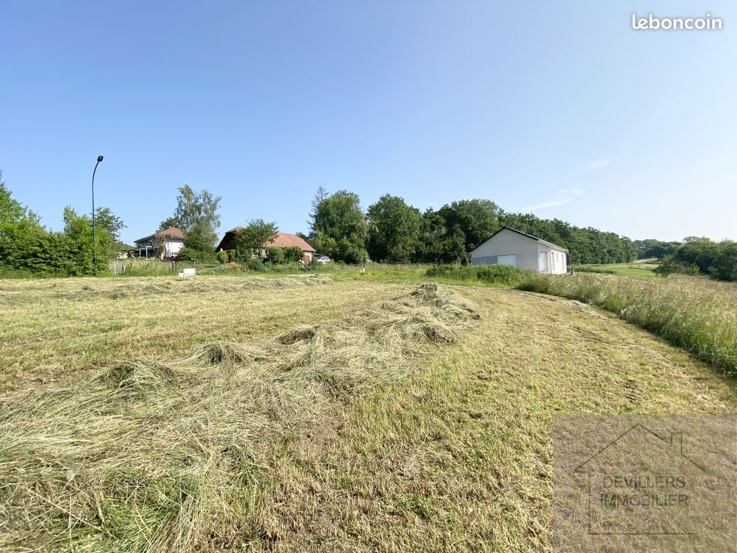 Terrain 1255 m² · à Ornans · 1 255 m² · 70 000 €