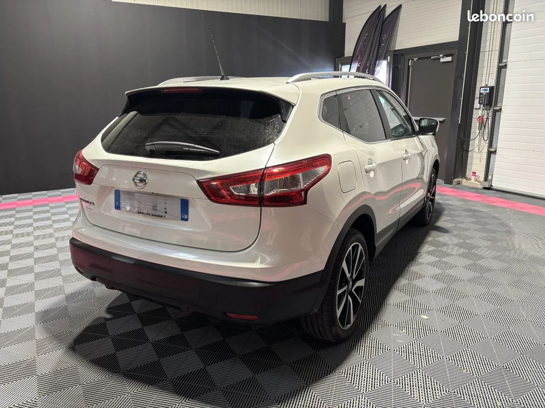 NISSAN QASHQAI 1.6 dCi 130 Stop/Start Tekna - excellent état - 86 000 km - intérieur cuir (image 5)