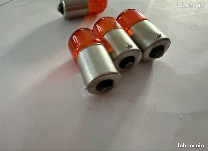 Ampoule 12v 10w clignotant Scooter / moto (image 1)